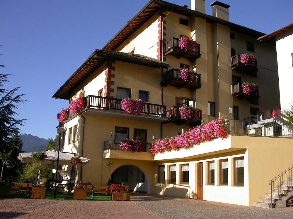 Hotel Corona Carano  Εξωτερικό φωτογραφία